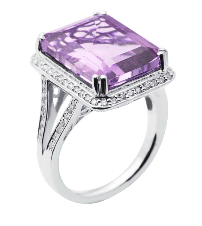 18K Gold Diamond Ring with Amethyst