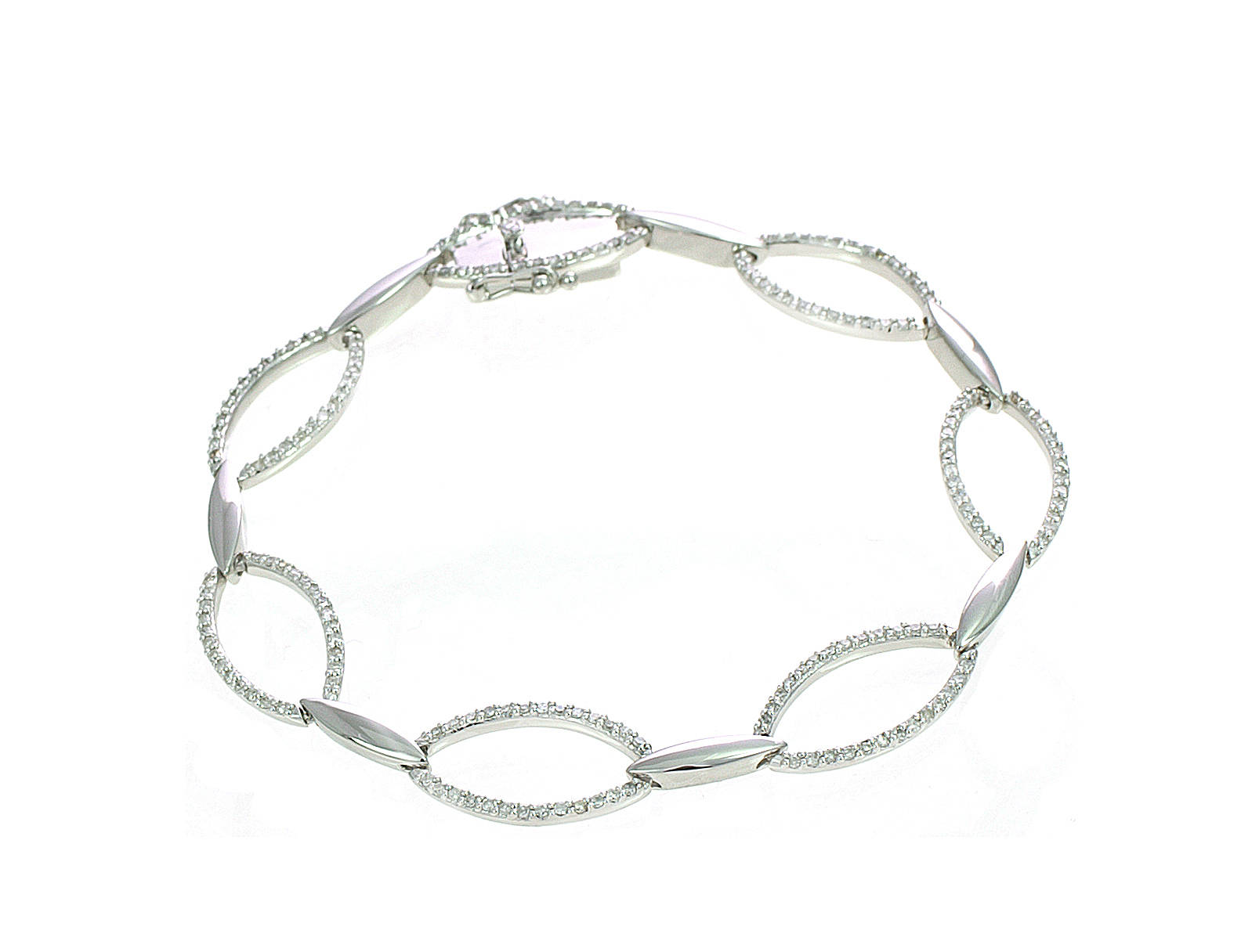 18K Gold Diamond  Circle Bracelet