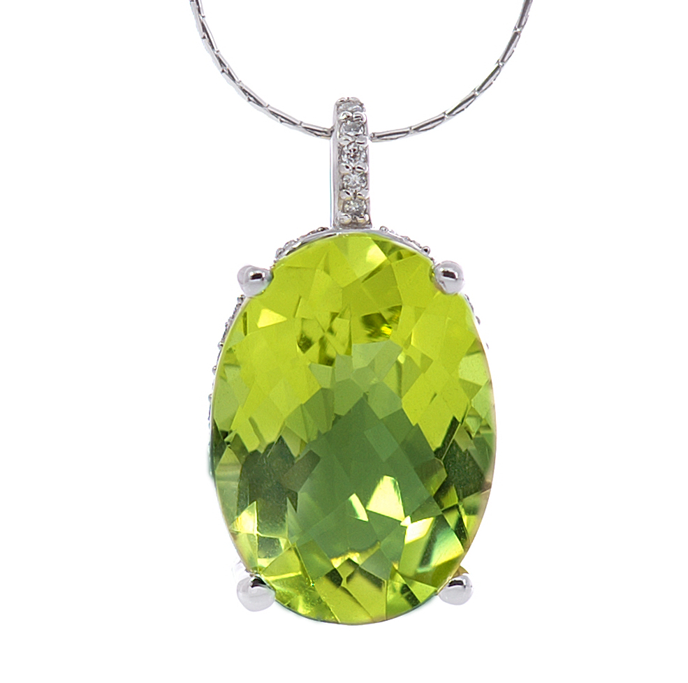 18K Gold Diamond Pendant With Peridot