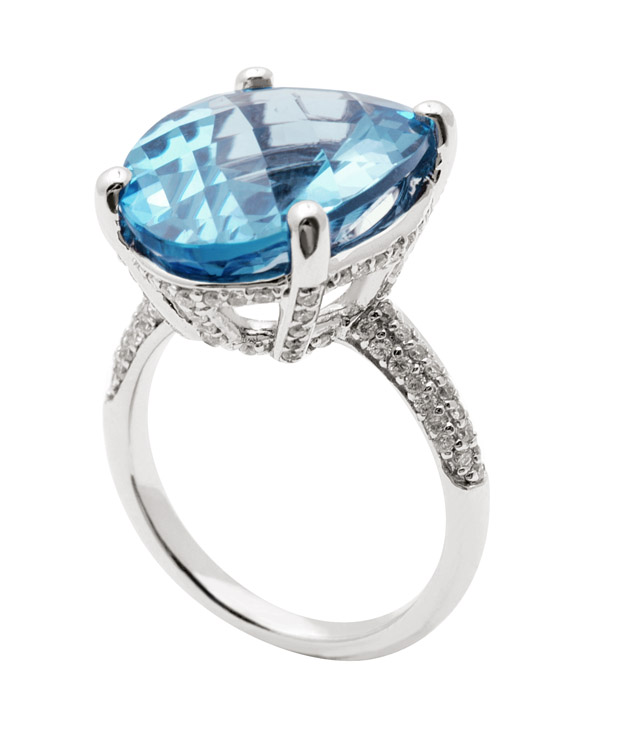 18K Gold Diamond Ring With Blue Topaz