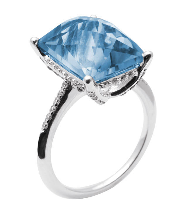 18K Gold Diamond Ring With Blue Topaz
