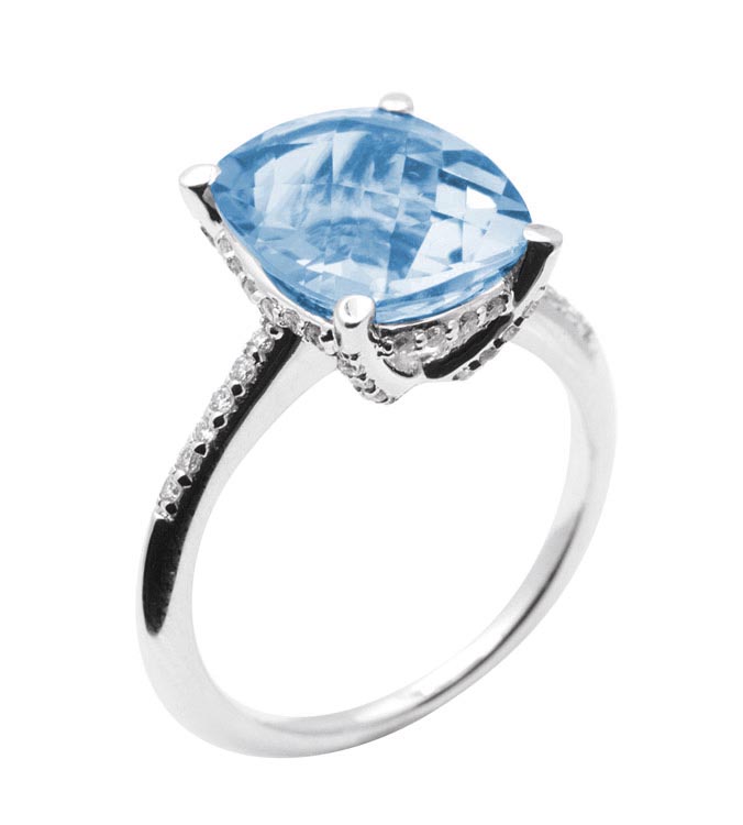 18K Gold Diamond Ring With Blue Topaz